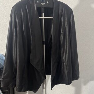 JM Collection Sleek Black Leather Jacket